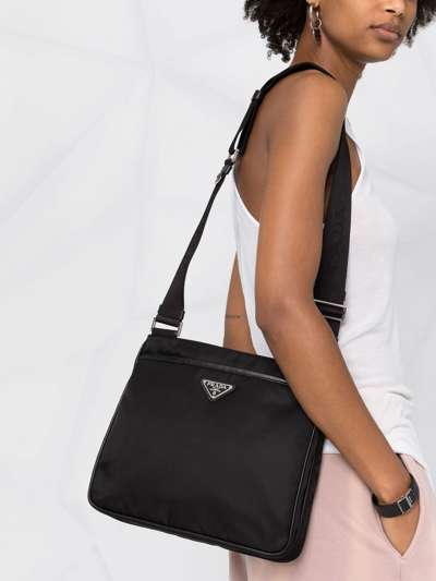 Prada Re-nylon Messenger Bag In Schwarz