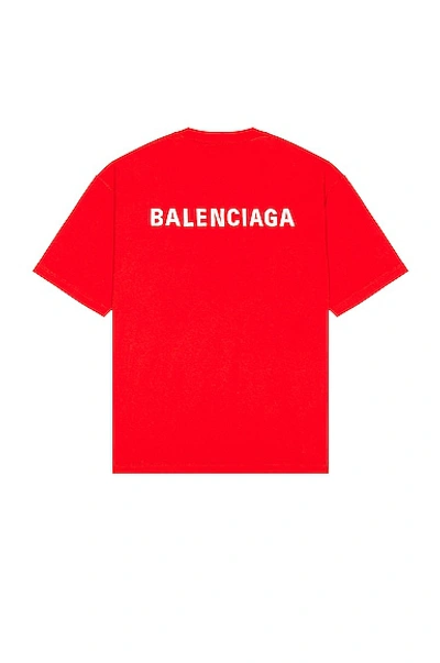 Shop Balenciaga Medium Fit T-shirt In Bright Red & White