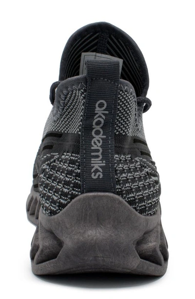 Akademiks Fit Jogger Sneaker In Grey