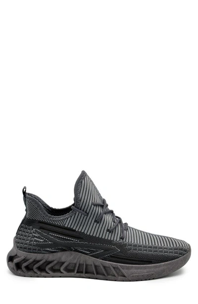 Akademiks Fit Jogger Sneaker In Grey