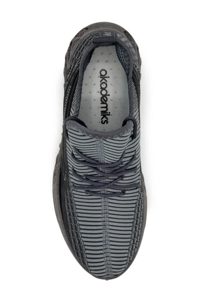 Akademiks Fit Jogger Sneaker In Grey