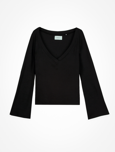 Amendi The Executive Ribbed Top In Black