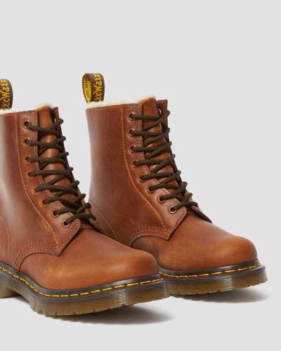 Dr. Martens' Damen Leder 1460 Serena Stiefeletten Mit Kunstfellfutter In Butterscotch