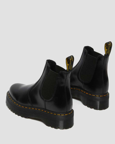 Shop Dr. Martens' 2976 Smooth Leather Platform Chelsea Boots In Schwarz