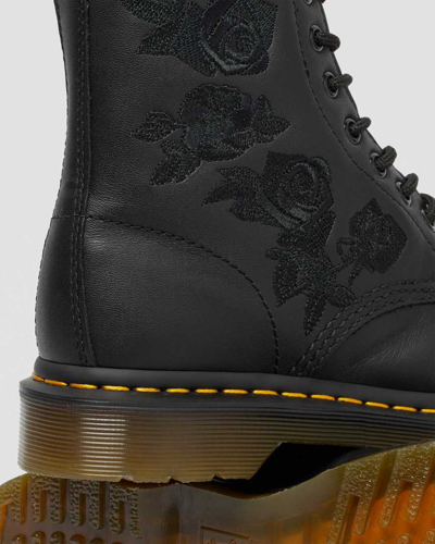 Shop Dr. Martens' Herren 1460 Vonda Mono Floral Rose Leder Schnürstiefel In Schwarz