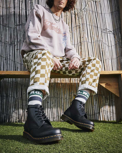 Dr. Martens' 101 Yellow Stitch Smooth Leather Ankle Boots In Schwarz