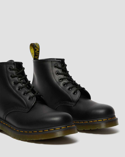 Dr. Martens' 101 Yellow Stitch Smooth Leather Ankle Boots In Schwarz