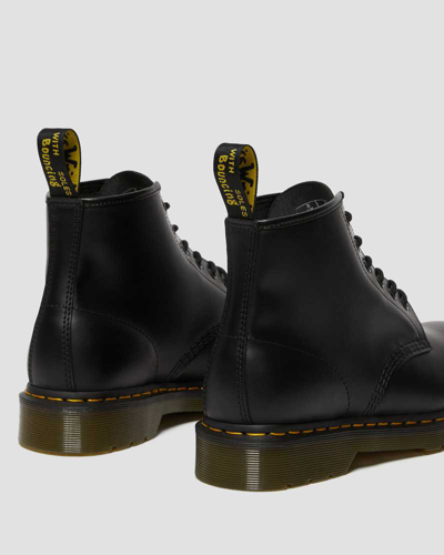 Dr. Martens' 101 Yellow Stitch Smooth Leather Ankle Boots In Schwarz
