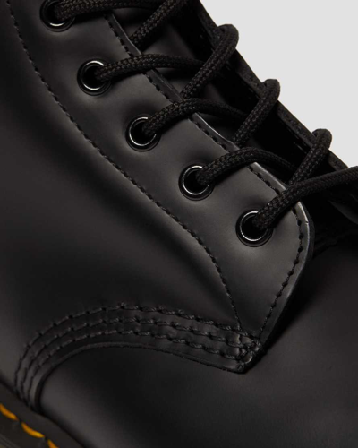 Dr. Martens' 101 Yellow Stitch Smooth Leather Ankle Boots In Schwarz