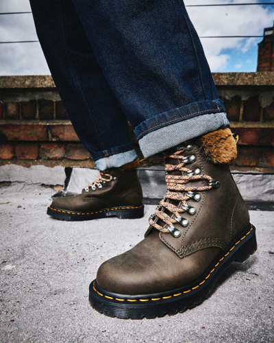 Shop Dr. Martens' 1460 Stiefeletten Mit Kunstpelzfutter Und Serena-kragen In Grey