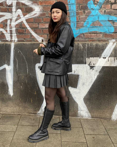 Dr. Martens' 1b60 Lace-up Leather Boots In Schwarz