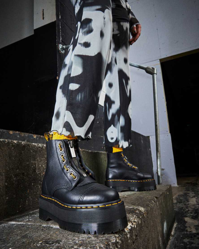 Shop Dr. Martens' Sinclair Max Pisa Leather Platform Boots In Schwarz