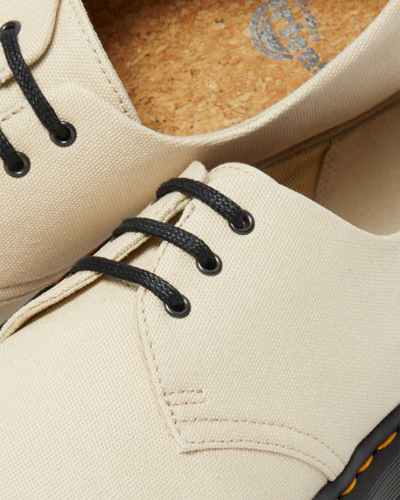 Shop Dr. Martens' 1461 Canvas Schuhe In Weiss