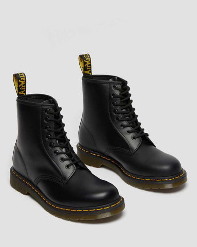 Dr. Martens' 1460 Lace-up Combat Boots In Smooth Leather In Schwarz