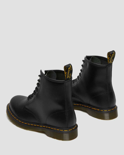 Dr. Martens' 1460 Lace-up Combat Boots In Smooth Leather In Schwarz