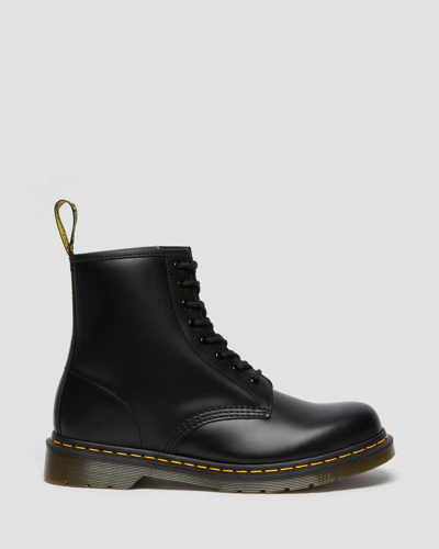 Dr. Martens' 1460 Lace-up Combat Boots In Smooth Leather In Schwarz