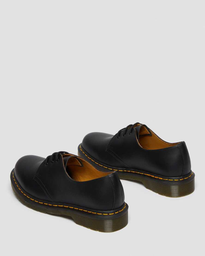 Shop Dr. Martens' 1461 Glatte Schuhe In Black