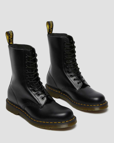 Dr. Martens 1460 Combat Boots In Schwarz