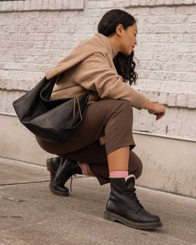 Dr. Martens' 1460 Waterproof 8 Eye Boots In Schwarz