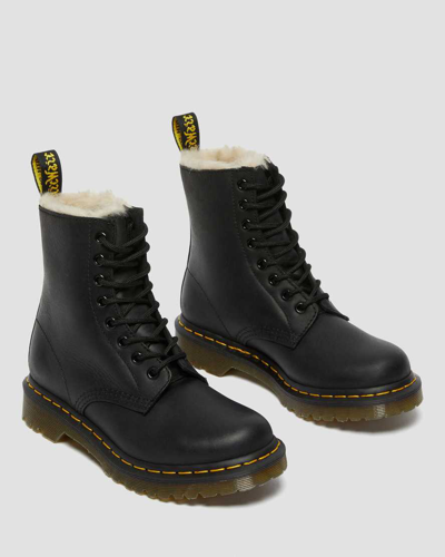 Dr. Martens' 1460 Waterproof 8 Eye Boots In Schwarz