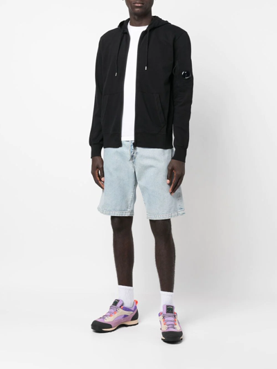 C.p. Company Logo Zipped Hoodie In Schwarz