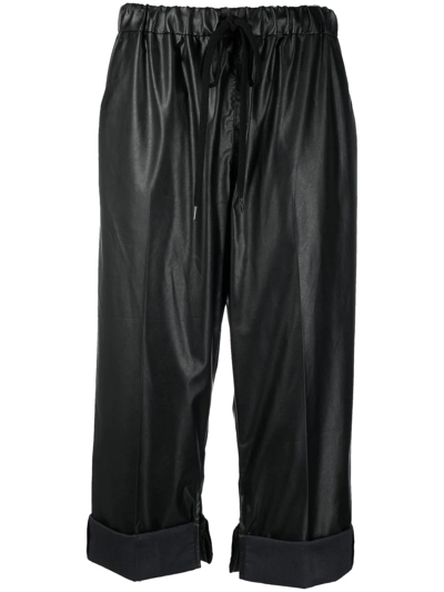 Shop Mm6 Maison Margiela Faux-leather Cropped Trousers In Schwarz