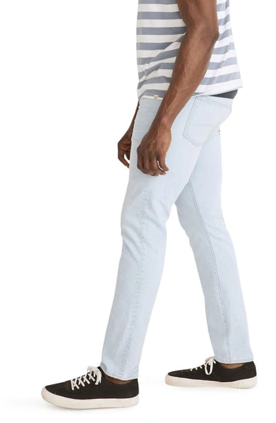 Madewell Athletic Slim Jeans In Benefield Wash