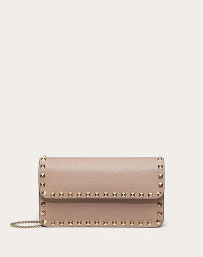 Valentino Garavani Rockstud Grainy Calfskin Chain Pouch Woman Poudre Uni In Poudre