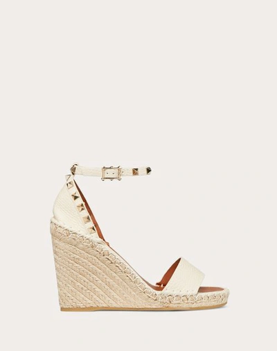 Valentino Garavani Rockstud Leather Espadrille Wedge Sandals In Light Ivory/light Cuir