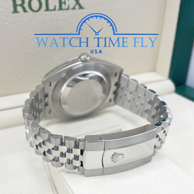 Pre-owned Rolex 126300 Datejust 41 Smooth Bezel Blue Roman Dial Jubilee Bracelet Stainless