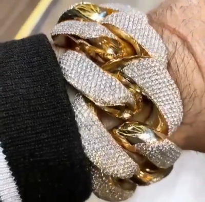 Pre-owned Online0369 Men's 30mm Thick 8'' Long Miami Cuban Link Giant Bracelet Free Moissanite Stud In White