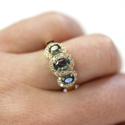 Pre-owned Jewelry By Arsa 2.2 Ctw Natural Alexandrite & Diamond Vs Solid 14k Yellow Gold 3 Stone Halo Ring In Green