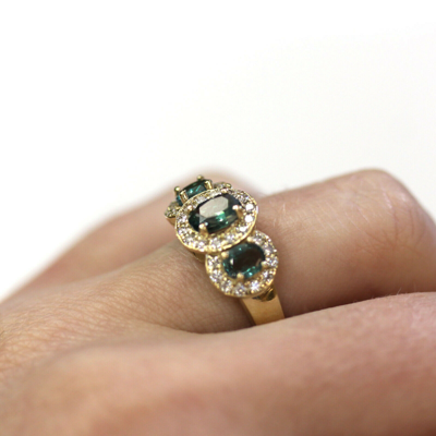 Pre-owned Jewelry By Arsa 2.2 Ctw Natural Alexandrite & Diamond Vs Solid 14k Yellow Gold 3 Stone Halo Ring In Green