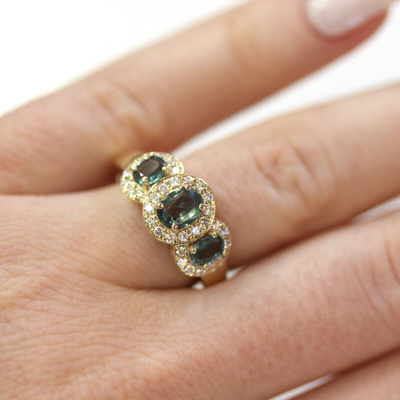 Pre-owned Jewelry By Arsa 2.2 Ctw Natural Alexandrite & Diamond Vs Solid 14k Yellow Gold 3 Stone Halo Ring In Green