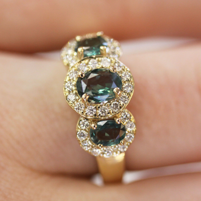 Pre-owned Jewelry By Arsa 2.2 Ctw Natural Alexandrite & Diamond Vs Solid 14k Yellow Gold 3 Stone Halo Ring In Green
