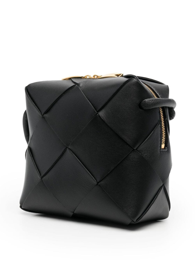 Shop Bottega Veneta Maxi Intrecciato Shoulder Bag In Schwarz