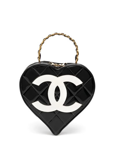 CHANEL Pre-Owned 2022 diamond-quilted heart-shaped Crossbody Bag