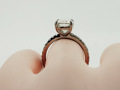 Pre-owned Tiffany & Co Gia Certified 2.70 Ctw Cushion Cut Diamond Engagement Ring 18k White Gold In I