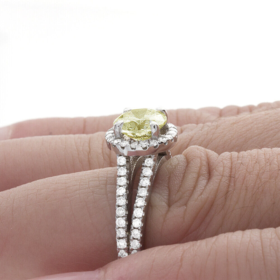 Pre-owned Tiffany & Co Fancy Yellow Round Shape Gia Diamond Engagement Ring Platinum 2.85 Ctw