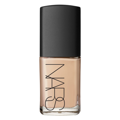 Nars Sheer Glow Foundation In Fiji L5