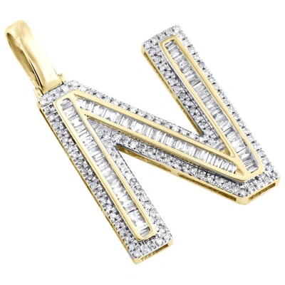 Pre-owned Jfl Diamonds & Timepieces 10k Gelbgold Baguette Diamant Buchstabe N Mini Anhänger 1.2 " Initialen 5/8 Ct