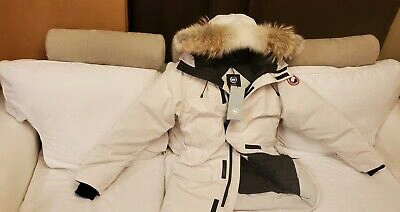 Pre-owned Canada Goose 2022 Latest Grey Label Concept Edition Earlylight  Langford L Parka In White