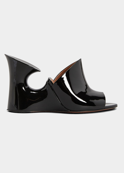 Shop Alaïa La Sculpture Patent Sandals In Noir
