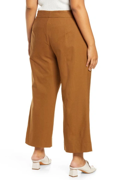 Vince Kick Flare Crop Pants In Toffee