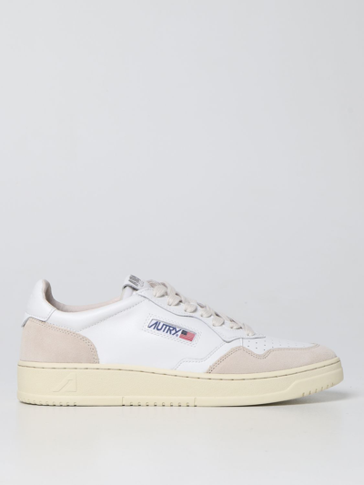 Shop Autry Sneakers In Smooth Leather In White