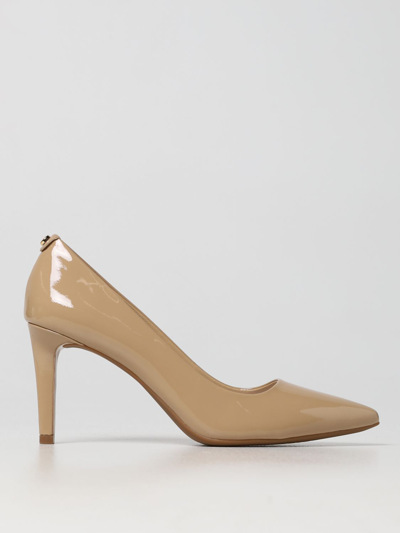 Shop Michael Michael Kors Pumps In Patent Leather In Camel