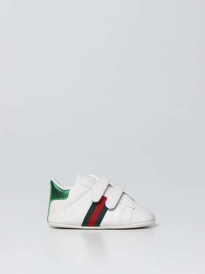 Shop Gucci Smooth Leather Crib Shoes In White