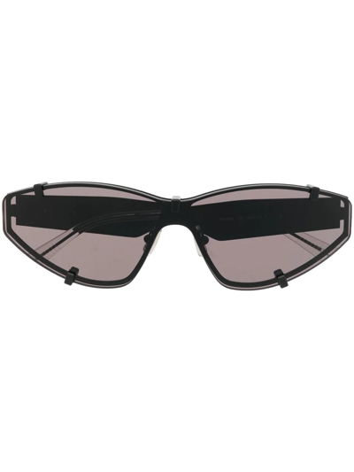 Shop Bottega Veneta Cat-eye Tinted Sunglasses In Schwarz