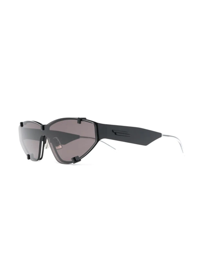 Shop Bottega Veneta Cat-eye Tinted Sunglasses In Schwarz