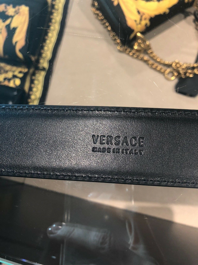 Pre-owned Versace Black Leather Belt With Gold Medusa Buckle • Width 1.5" • Made In Italy